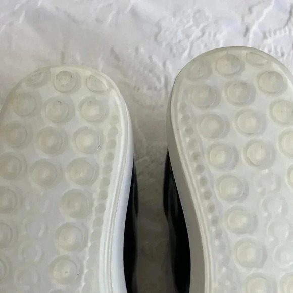 ECCO Soft 7 Womens Size 37 (US 6-6.5) Black Patent Leather Casual Sneakers Shoes - Picture 8 of 14